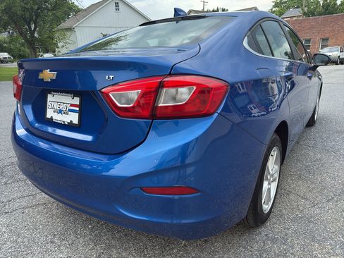 Used 2018 Chevrolet Cruze LT FWD image 5