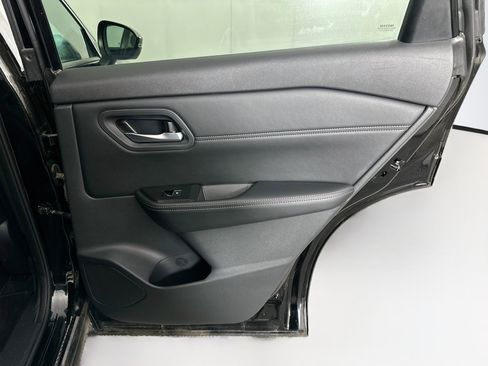 Used 2026 Nissan Rogue SL FWD image 29