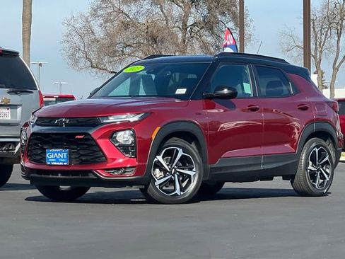 Used 2023 Chevrolet TrailBlazer RS w/ Sun and Liftgate Package image 8