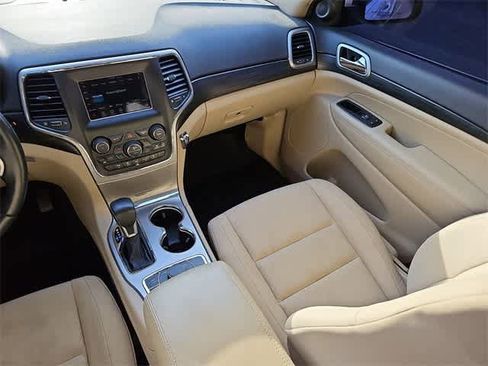 Used 2019 Jeep Grand Cherokee Laredo image 12