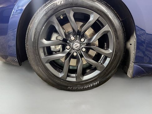 Used 2017 Nissan 370Z Coupe RWD image 14