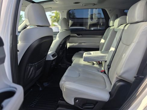 Used 2021 Hyundai Palisade SEL FWD image 15