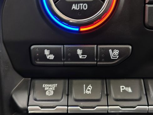 Used 2021 Chevrolet Silverado 2500 LTZ w/ LTZ Premium Package image 50