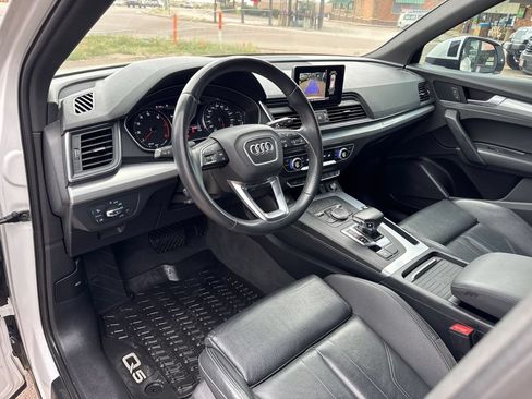 Used 2020 Audi Q5 2.0T Premium w/ Titanium Sport Package AWD/4WD image 11