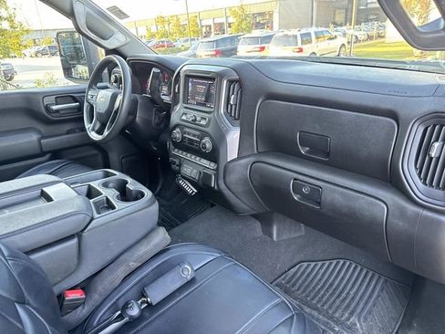 Used 2024 Chevrolet Silverado 2500 Custom w/ Custom Value Package image 14