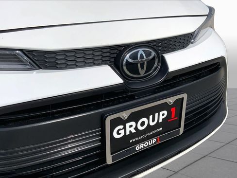 Used 2024 Toyota Corolla LE FWD image 29
