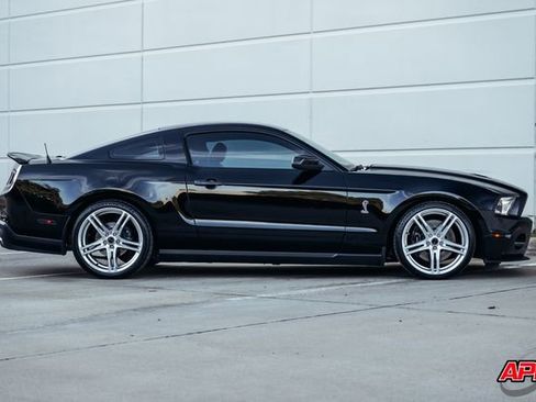 Used 2010 Ford Mustang Shelby GT500 image 11