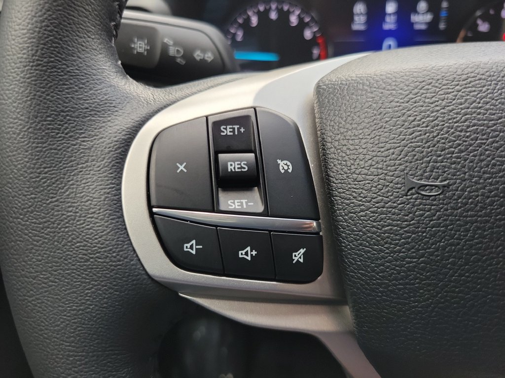 Used 2024 Ford Explorer XLT RWD image 21