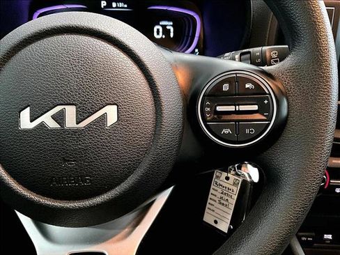 Used 2024 Kia Soul LX FWD image 21