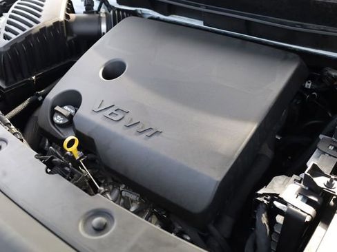 Used 2024 Buick Enclave Premium image 11