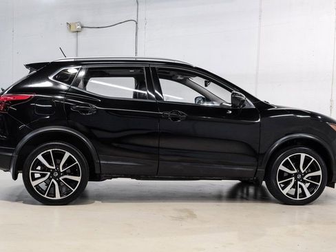 Used 2019 Nissan Rogue Sport SL w/ Premium Package image 8