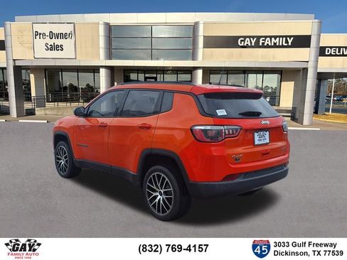 Used 2018 Jeep Compass Sport w/ Tech Group AWD/4WD image 2