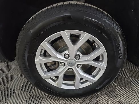 Used 2021 Jeep Grand Cherokee L Limited AWD/4WD image 13