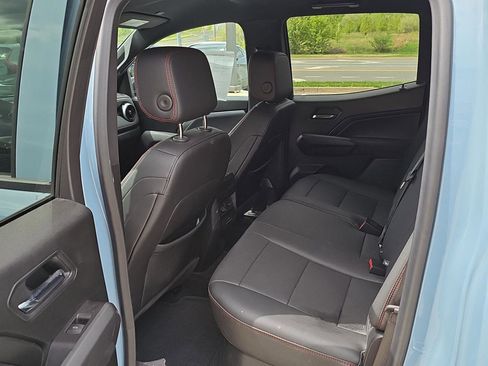 Used 2025 Chevrolet Colorado Z71 w/ Technology Package image 12