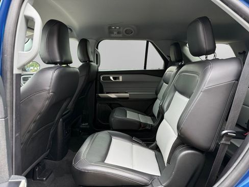 Certified 2022 Ford Explorer XLT w/ Equipment Group 202A image 14