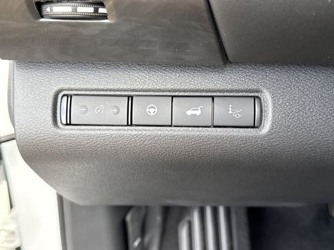 New 2026 Nissan Pathfinder Platinum FWD image 14