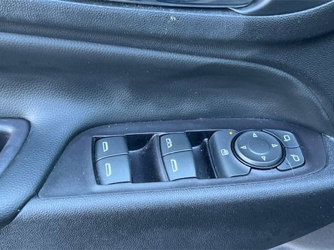 Used 2020 Chevrolet Equinox LT image 12