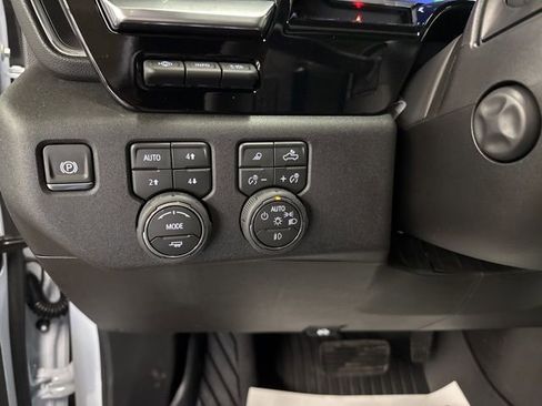 New 2026 Chevrolet Silverado 1500 High Country w/ Technology Package AWD/4WD image 19