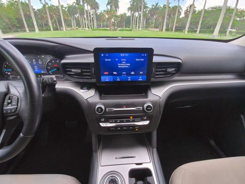 Used 2020 Ford Explorer XLT RWD image 10