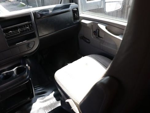 Used 2012 Chevrolet Express 3500 Extended RWD image 19