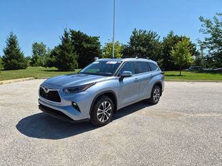 Used 2024 Toyota Highlander XLE AWD/4WD video 1