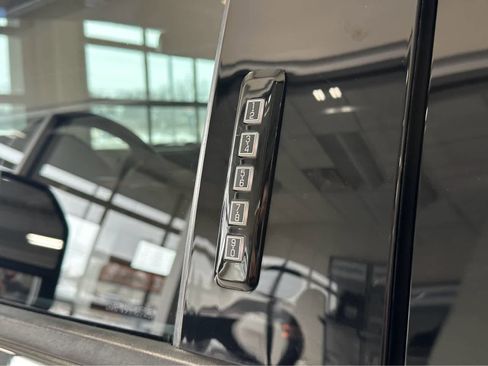 Certified 2017 Ford F350 Lariat w/ Chrome Package image 28