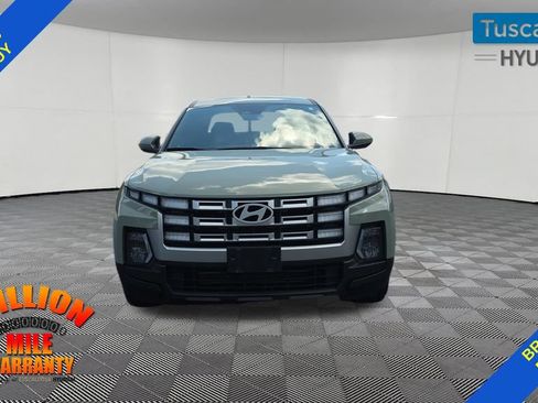 Used 2025 Hyundai Santa Cruz SE FWD image 2