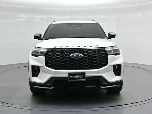 Certified 2025 Ford Explorer ST-Line w/ Premium Package image 26