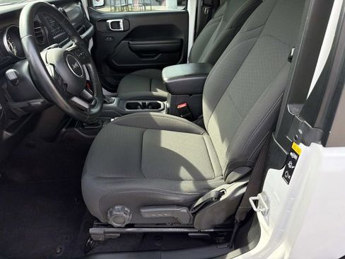 Used 2021 Jeep Wrangler Sport S image 15
