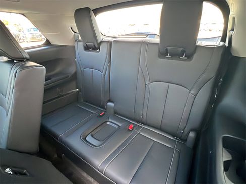 Certified 2026 INFINITI QX60 Luxe w/ Cargo Package image 16