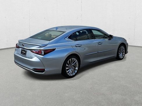 Certified 2023 Lexus ES 300h w/ Luxury Package image 5