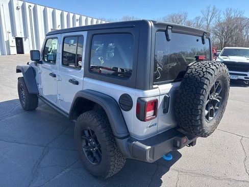 Used 2024 Jeep Wrangler Unlimited image 7