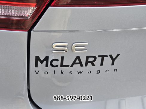 Used 2022 Volkswagen Tiguan SE image 13