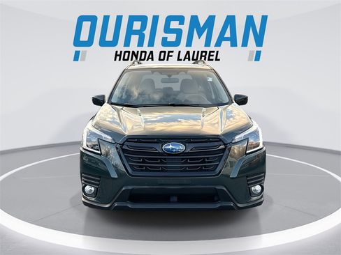 Used 2023 Subaru Forester Premium image 3