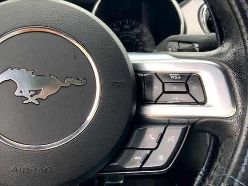 Used 2017 Ford Mustang Coupe RWD image 21