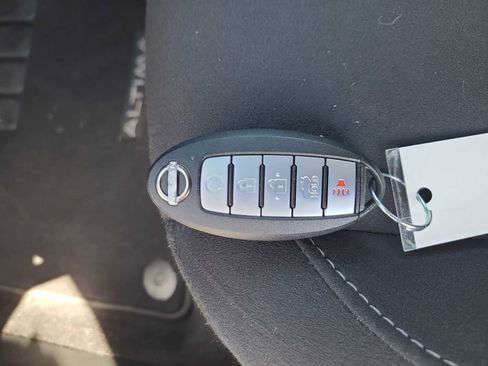 Used 2025 Nissan Altima 2.5 SV FWD image 28