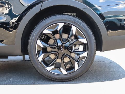 Certified 2025 Kia Sorento SX FWD image 10