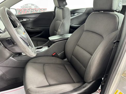 Used 2021 Chevrolet Malibu LT FWD image 31