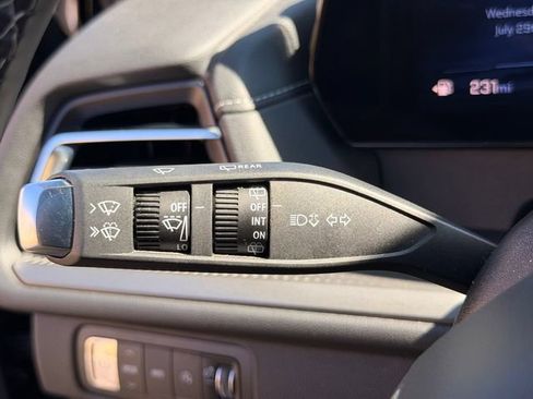 Used 2024 Chevrolet Traverse LT AWD/4WD image 16
