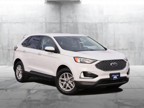 Used 2024 Ford Edge SEL image 2