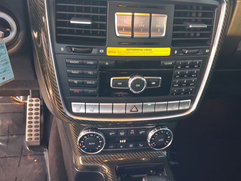 Used 2015 Mercedes-Benz G 63 AMG 4MATIC image 24
