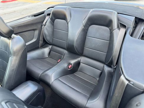 Used 2019 Ford Mustang Premium image 13