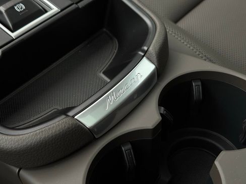 New 2025 Porsche Macan image 37