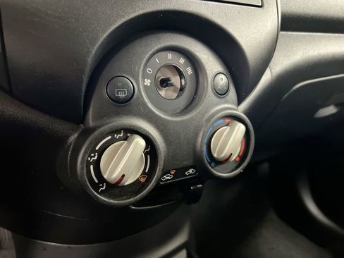 Used 2014 Nissan Versa S FWD image 15