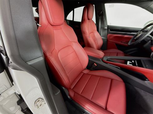 Used 2025 Porsche Macan Electric image 30