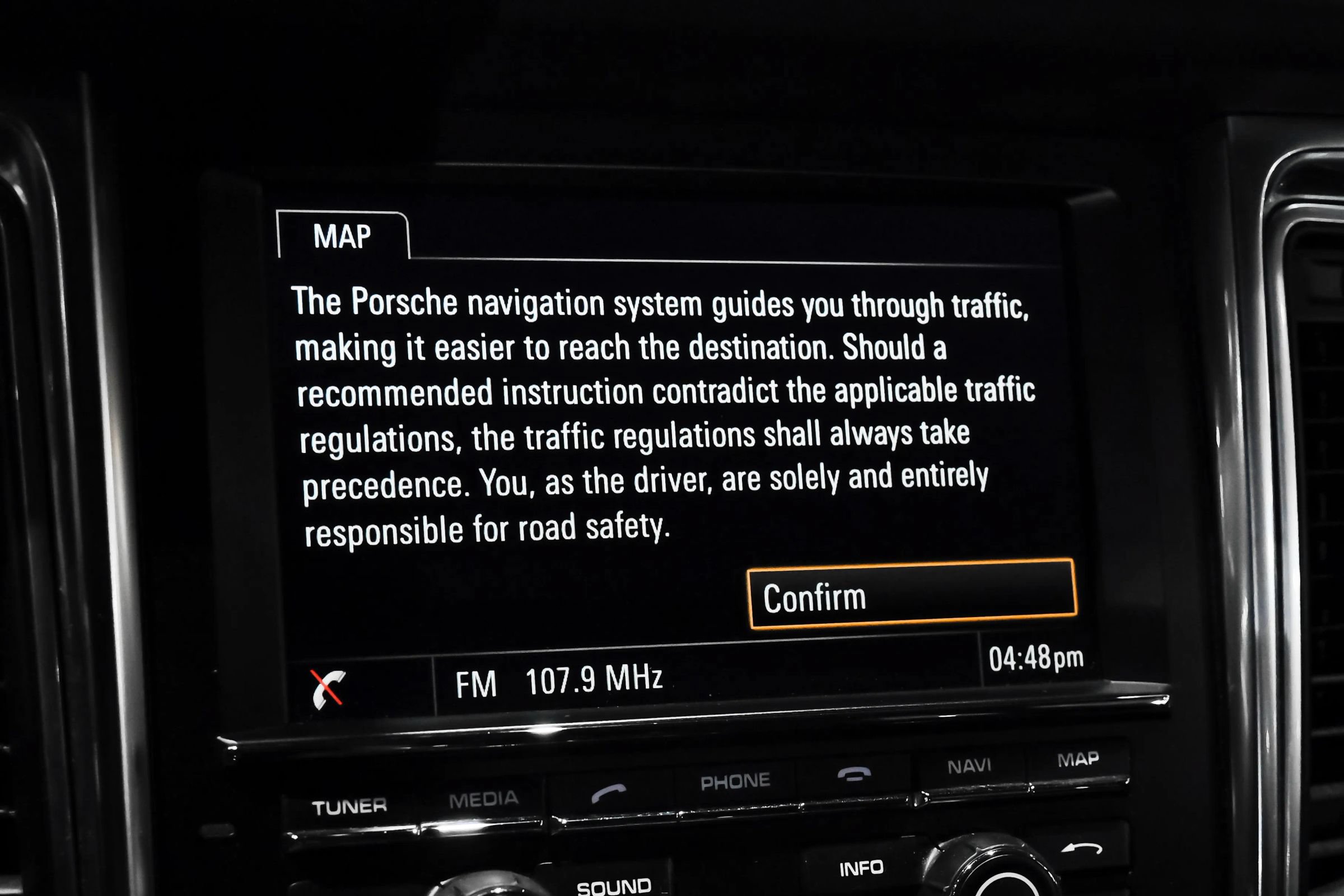 Used 2015 Porsche Macan Turbo AWD/4WD image 28