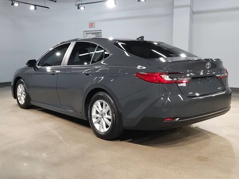 Used 2025 Toyota Camry LE FWD image 5