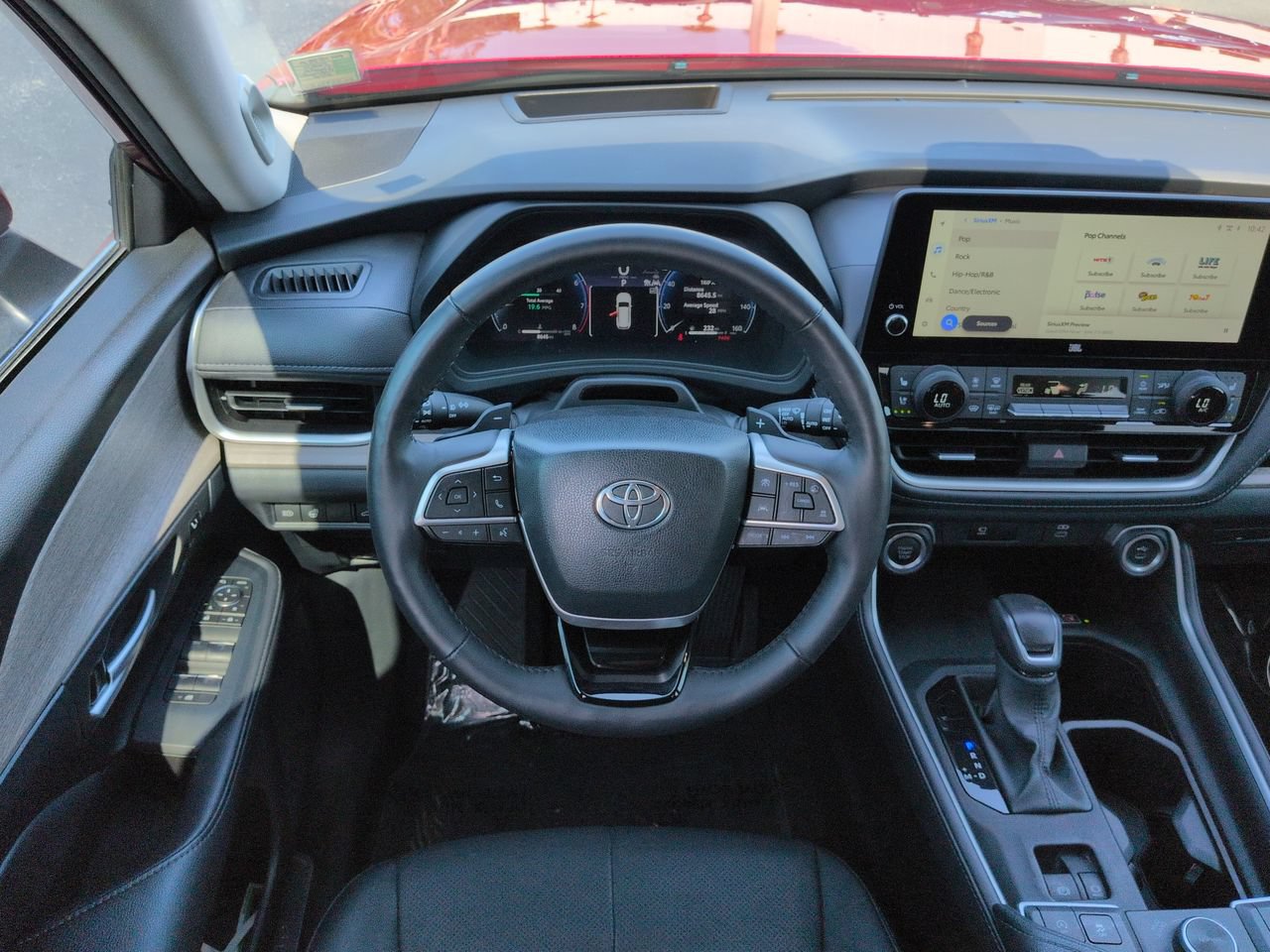 Used 2024 Toyota Grand Highlander AWD image 17
