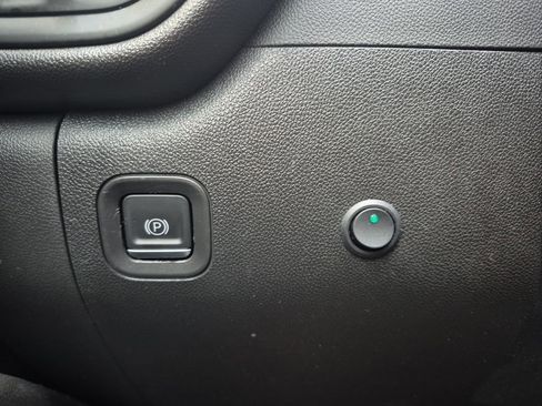 Used 2022 GMC Sierra 1500 Pro w/ Convenience Package RWD image 13