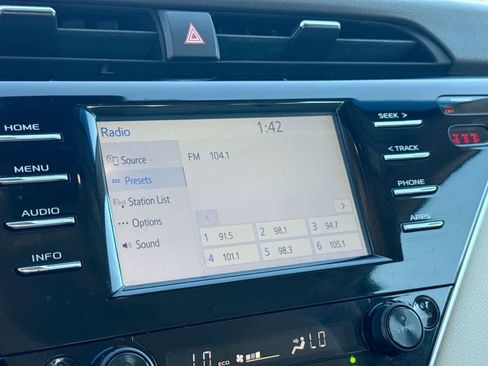 Used 2018 Toyota Camry XLE image 20